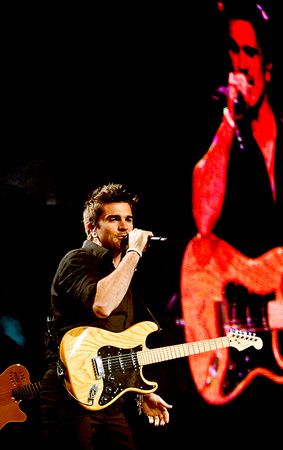 80694954BL024_Juanes_In_Con
